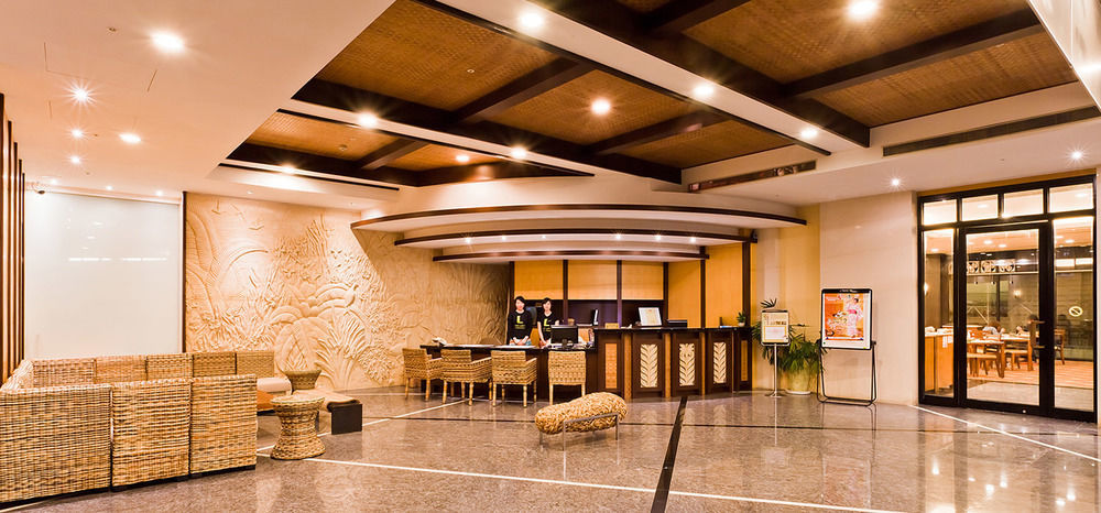 The Loft Seaside Suites Джиншан Екстериор снимка